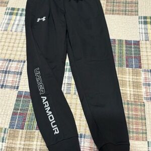 Under Armour Charcoal Tapered Pants Youth Small